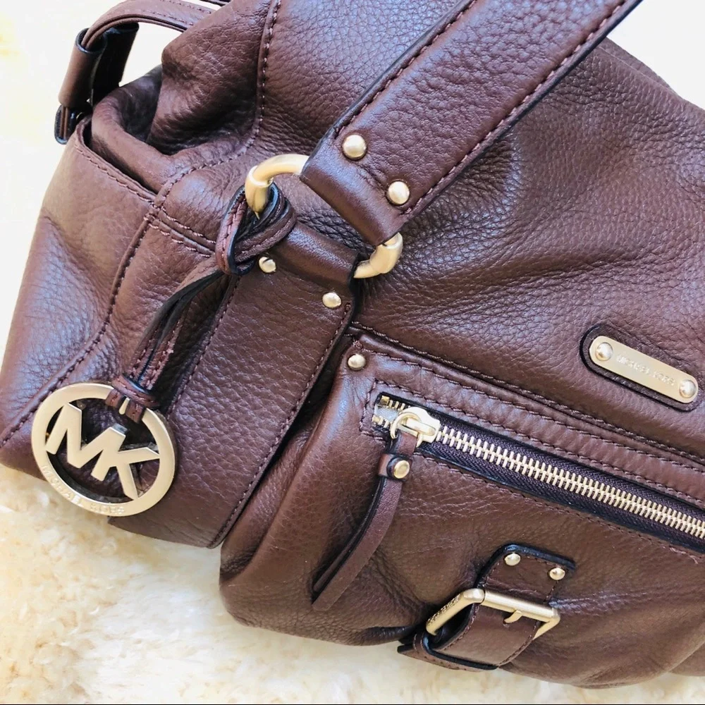 Michael Kors chocolate brown leather shoulder bag purse with gold MK logo - Picture 2 of 9